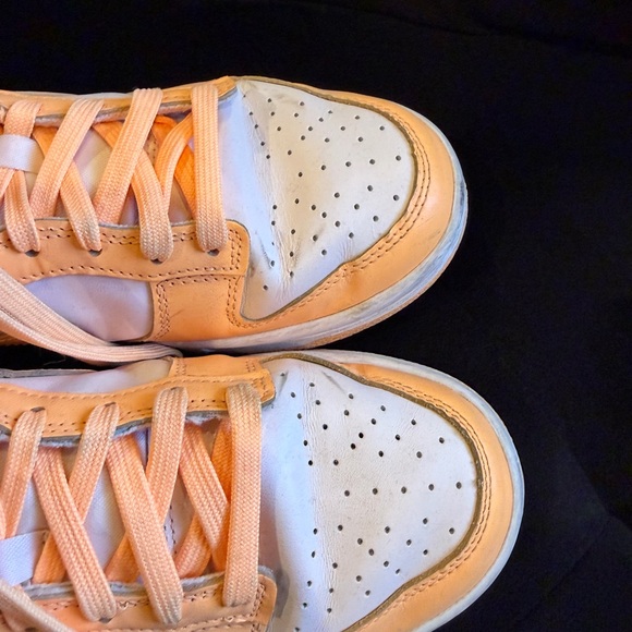 Nike women’s dunks - Picture 4 of 6